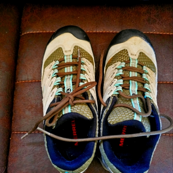 Merrell Shoes - Merrell Women's trail hiking shoes size 7